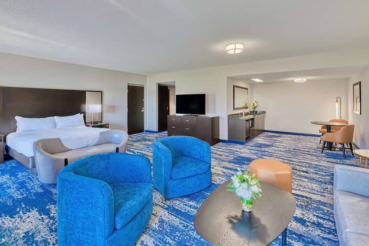 Room 16 of 39